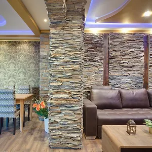 Unique Atmosphere With Golden Standard Design Appartamento